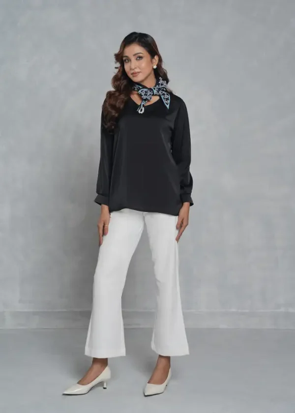 Midnight Black Pearl Tie-neck